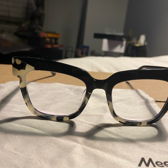 Stylish glasses - Picture 3 of 6